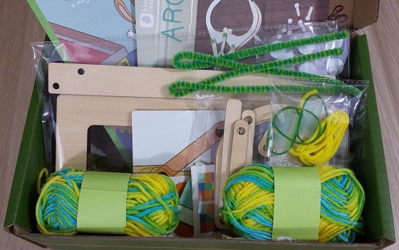 Kiwi Crate Subscription Box Review December 2015 - inside