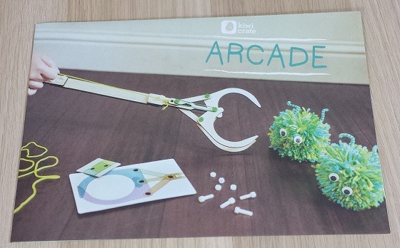 Kiwi Crate Subscription Box Review December 2015 - theme