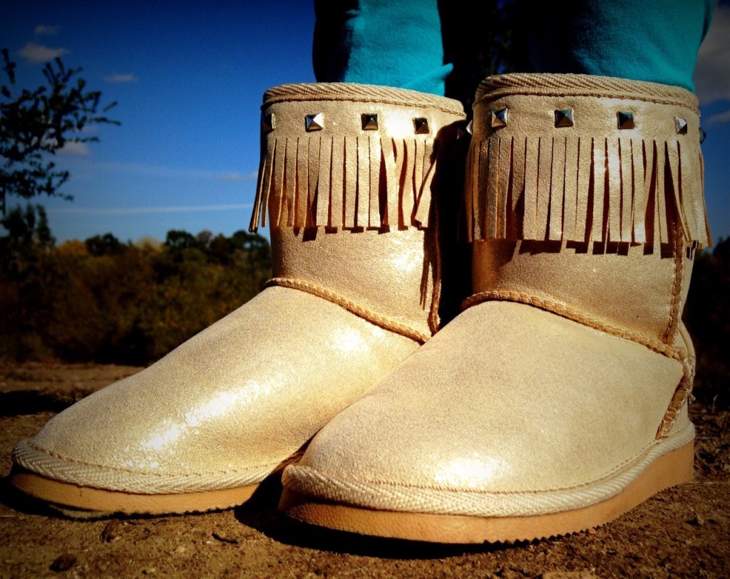 Studded_Moccasin_Fuzzies