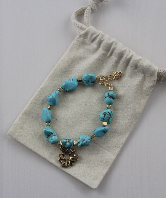 yogi-surprise-jewelry-box-jan-2016-bracelet-on