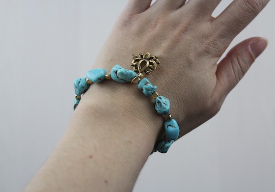 yogi-surprise-jewelry-box-jan-2016-bracelet