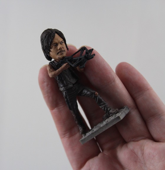 loot-crate-feb-2016-daryl-scale