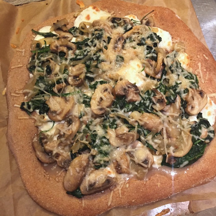 HelloFresh-March-2016-FlatbreadPlated