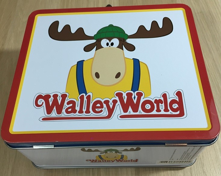 mystery-awesome-mar-lunchbox