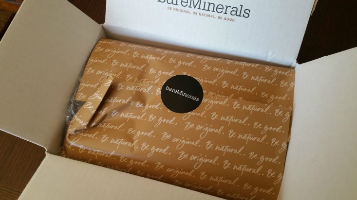 BARE MINERALS MYSTERY BOX APRIL 2016 - packaging 1