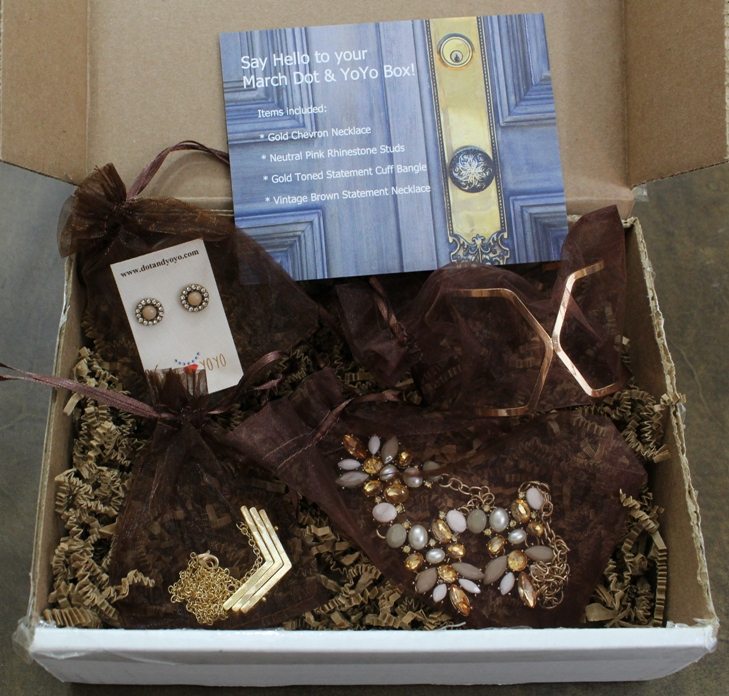 DotYoYo-March 2016- products inside box1