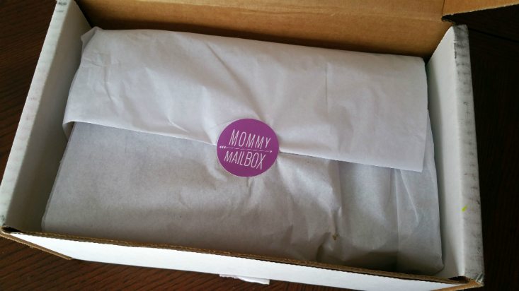 MOMMY MAILBOX APRIL 2016 - packaging 1