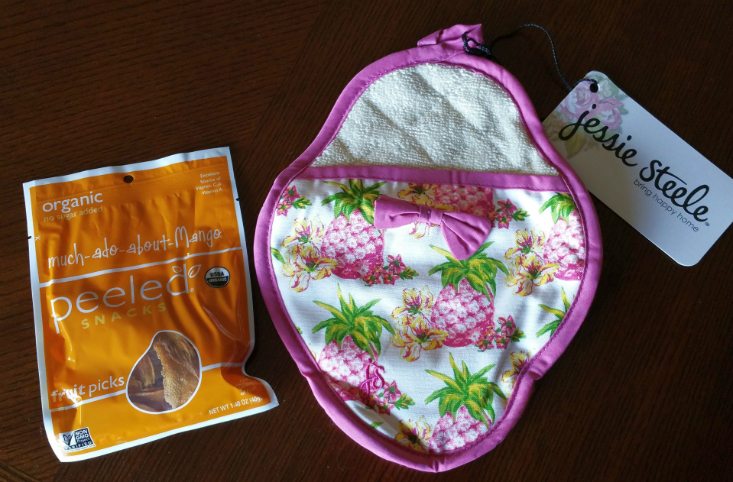 PAMPERED MOMMY MARCH 2016 - items 1