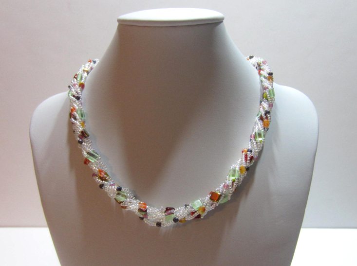 dollarbeadbox-march-2016-necklace