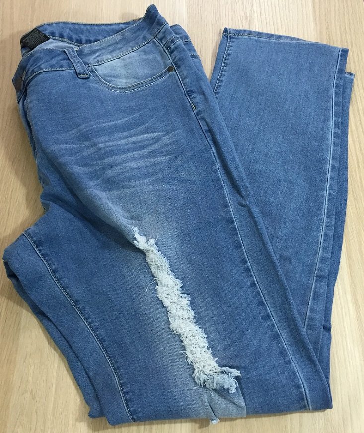 gina-louise-apr-jeans