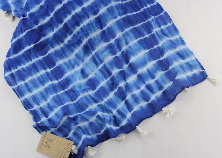 globe-in-benefit-basket-may-2016-scarf-detail