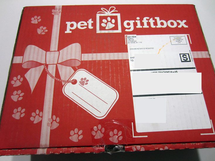 petgiftboxdog-may-2016-box