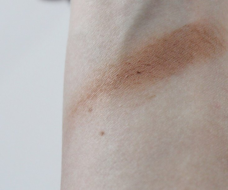allure-beauty-box-june-2016-bronzer-swatch