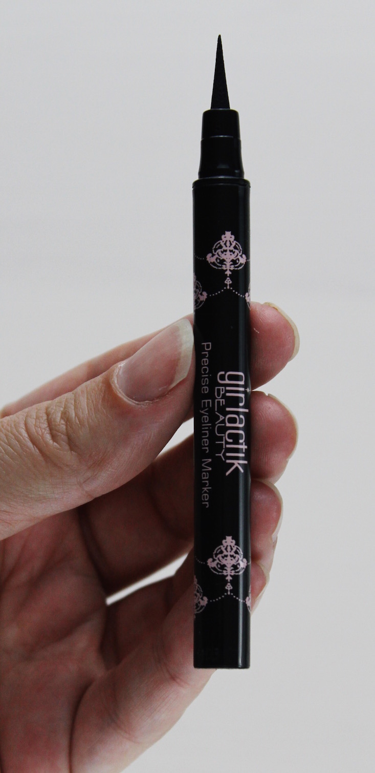 boxycharm-june-2016-eyeliner-inhand