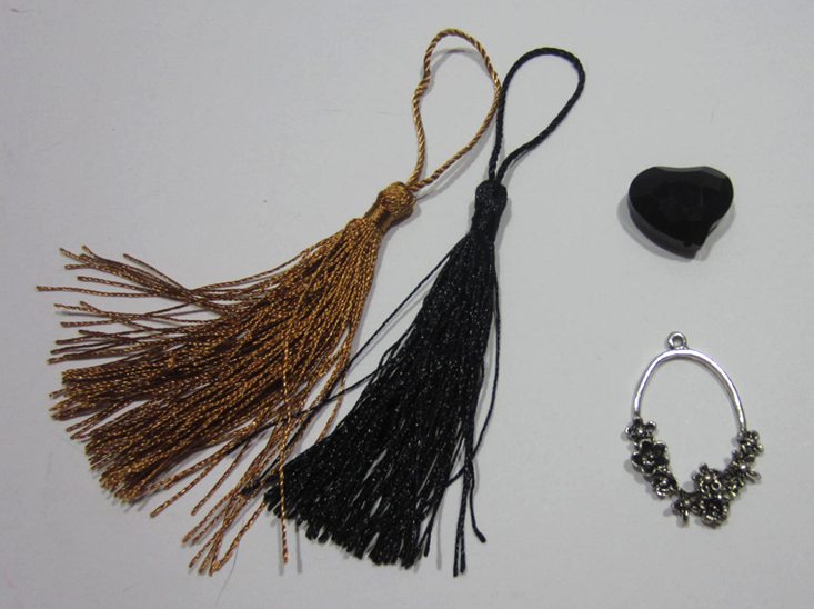 dollarbeadbox-may-2016-tassels