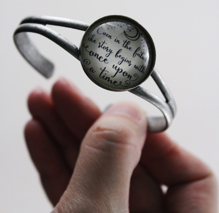 owlcrate-june-2016-bracelet-detail