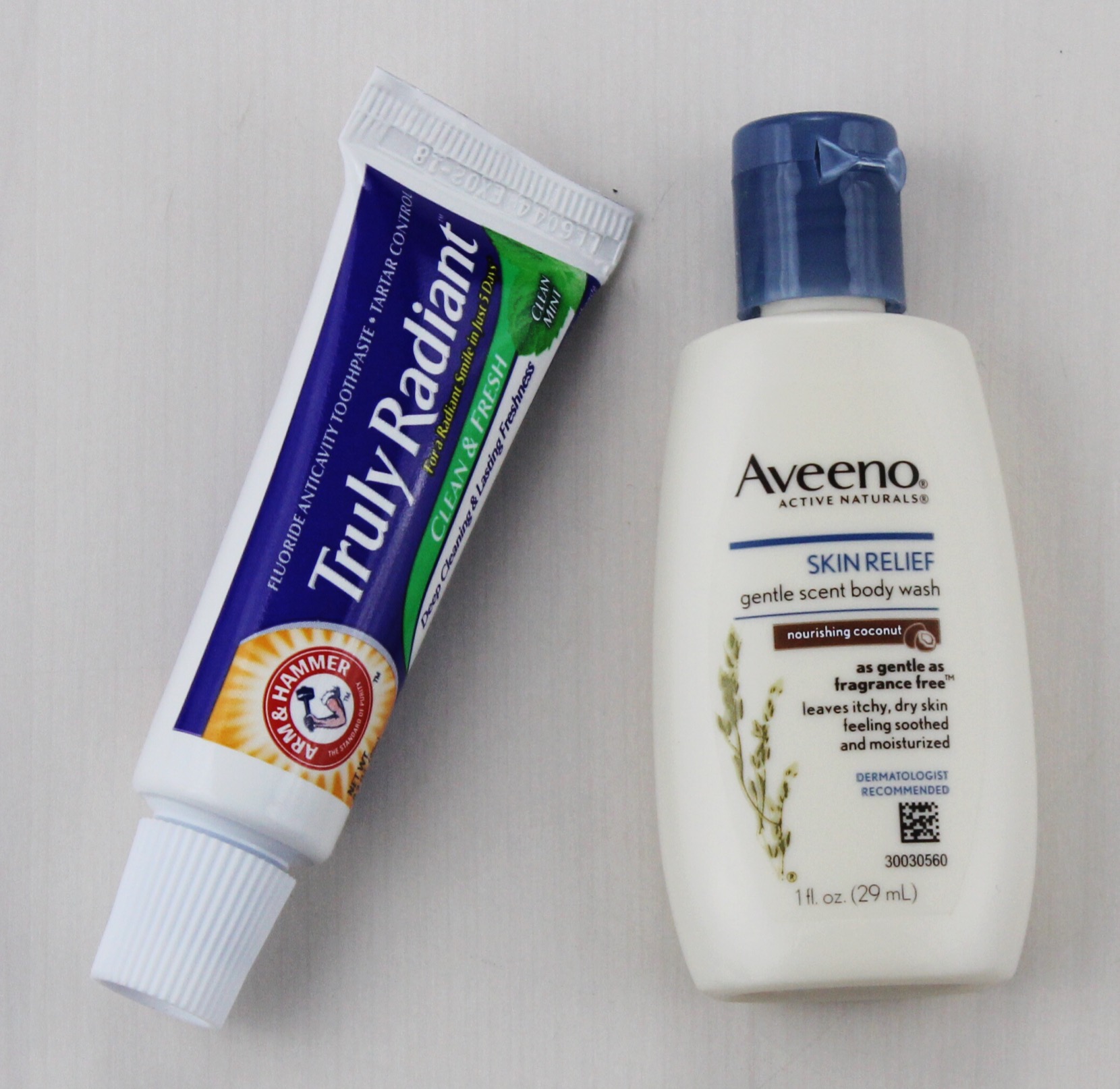 walmart-beauty-box-summer-2016-trendsetter-aveeno