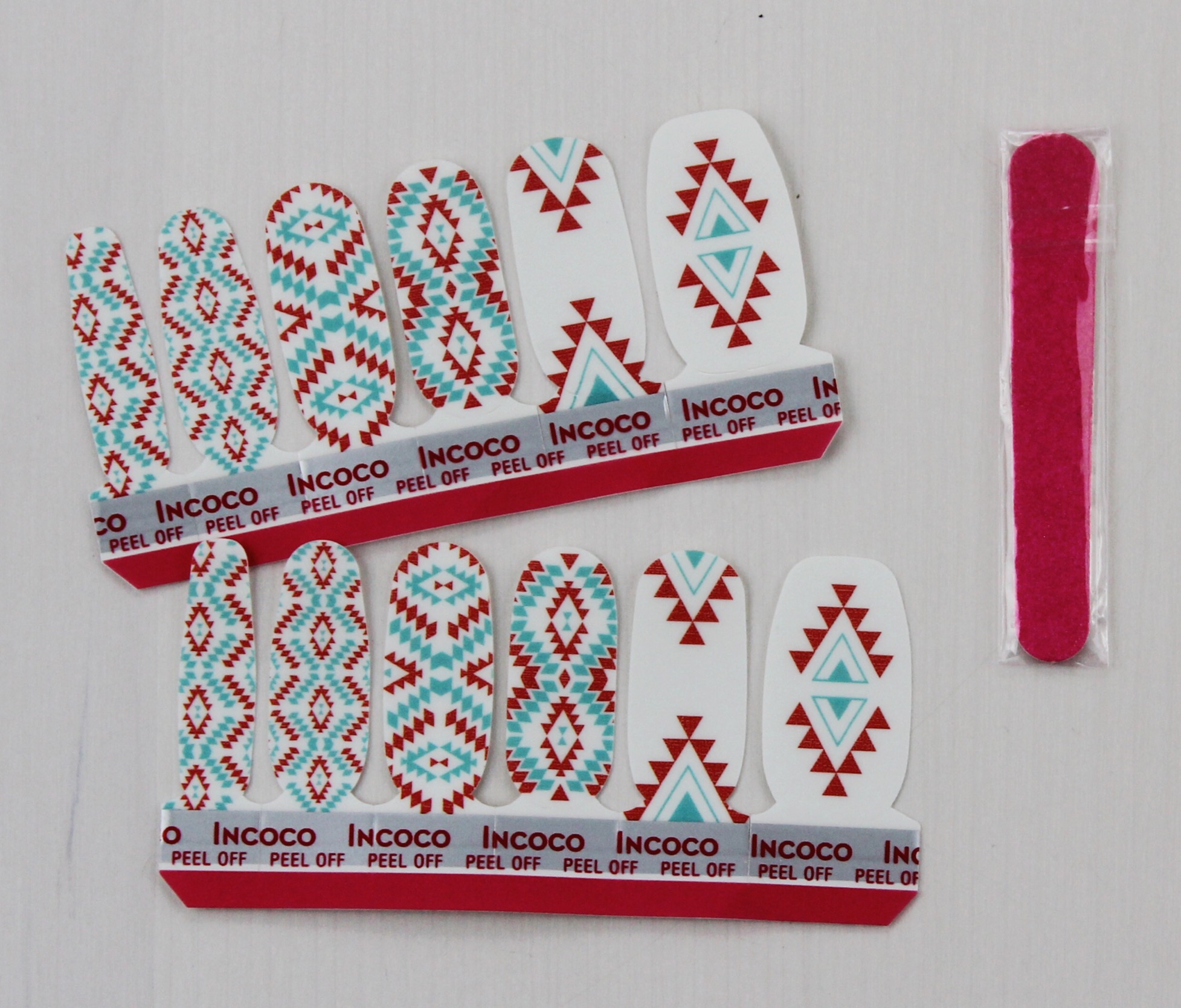 walmart-beauty-box-summer-2016-trendsetter-nail-wraps