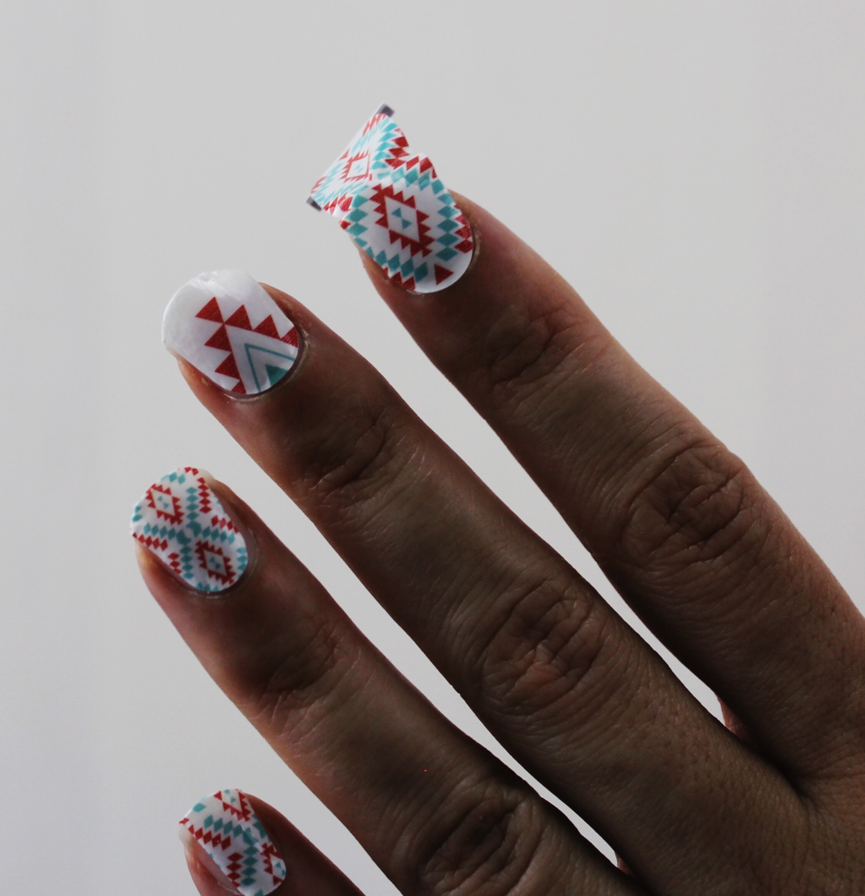 walmart-beauty-box-summer-2016-trendsetter-sticker