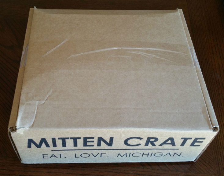 MITTEN CRATE JUNE 2016 - BOX