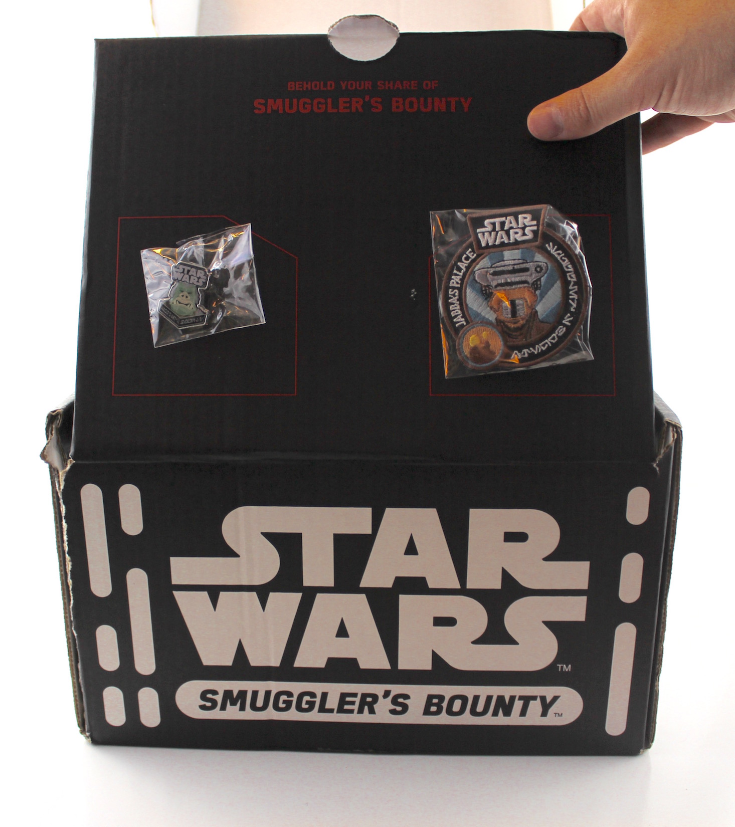 Star Wars Smuggler's Bounty Subscription Box Review Jabba's Palace - opening