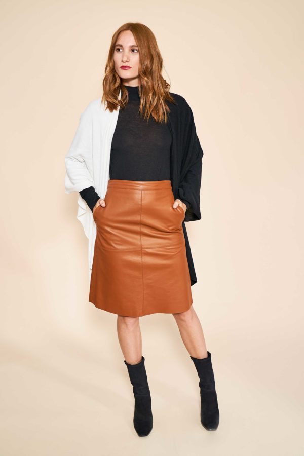 box-of-style-fall-2016-donni-charm-cape-nighttime-look-600x900