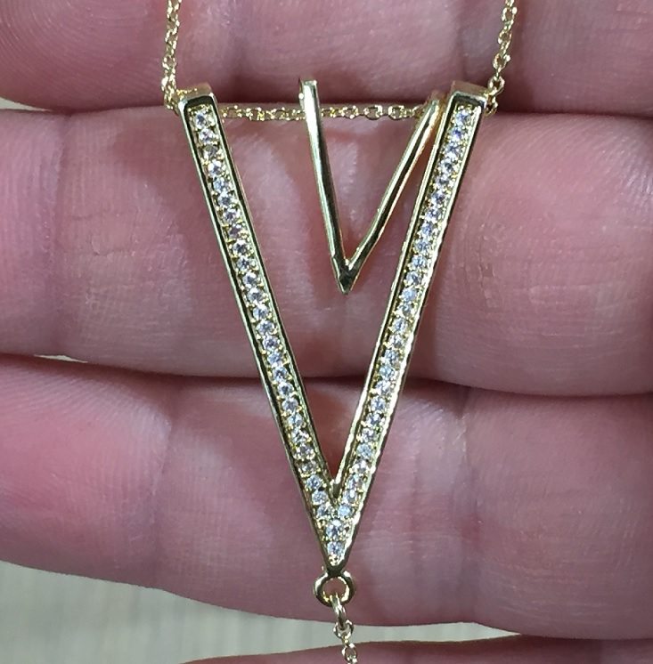 celebrity-jul-necklace-2