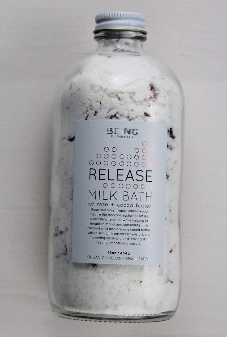cozy-reader-club-june-2016-bath-soal
