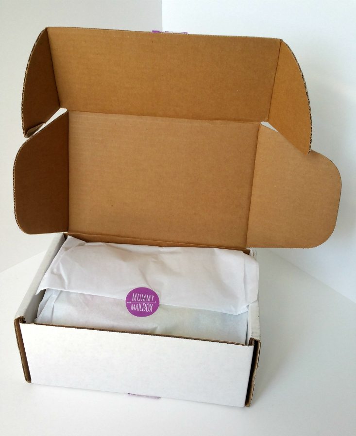 MOMMY MAILBOX AUGUST 2016 - PACKAGING