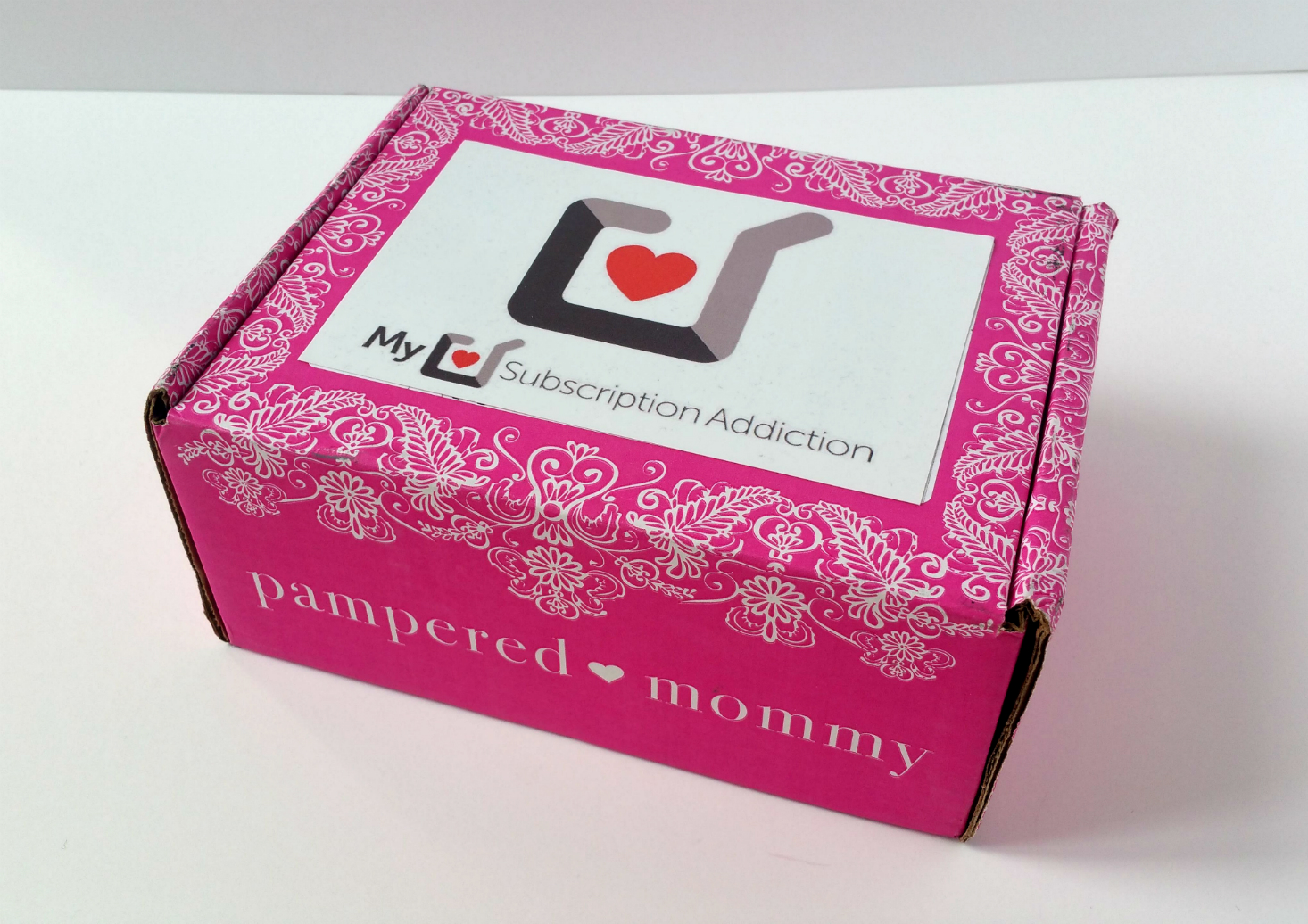 PAMPERED MOMMY AUGUST 2016 - BOX