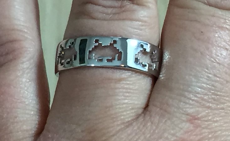 gamer-girl-jul-space-ring-2