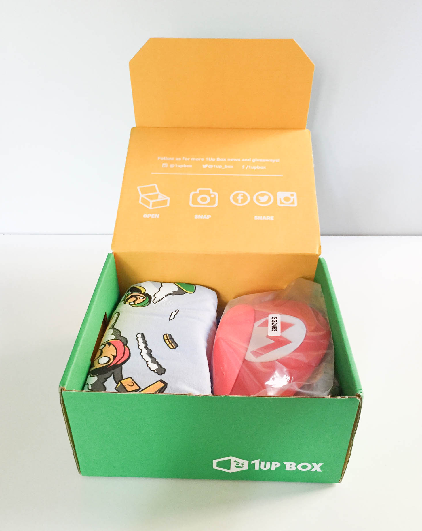 1up-september-2016-inside-box