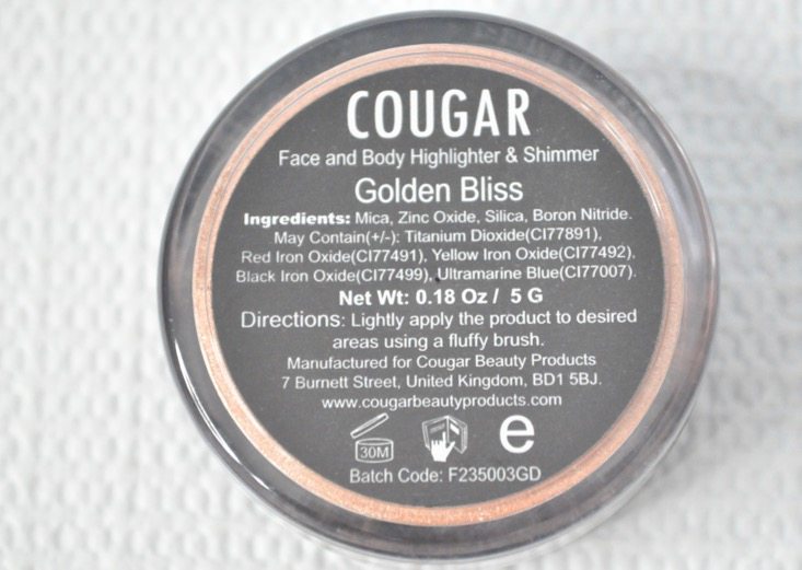 essence-beauty-box-september-2016-cougar-back