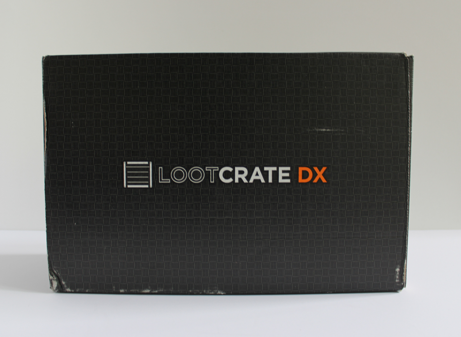 Loot Crate DX August 2016 - 1