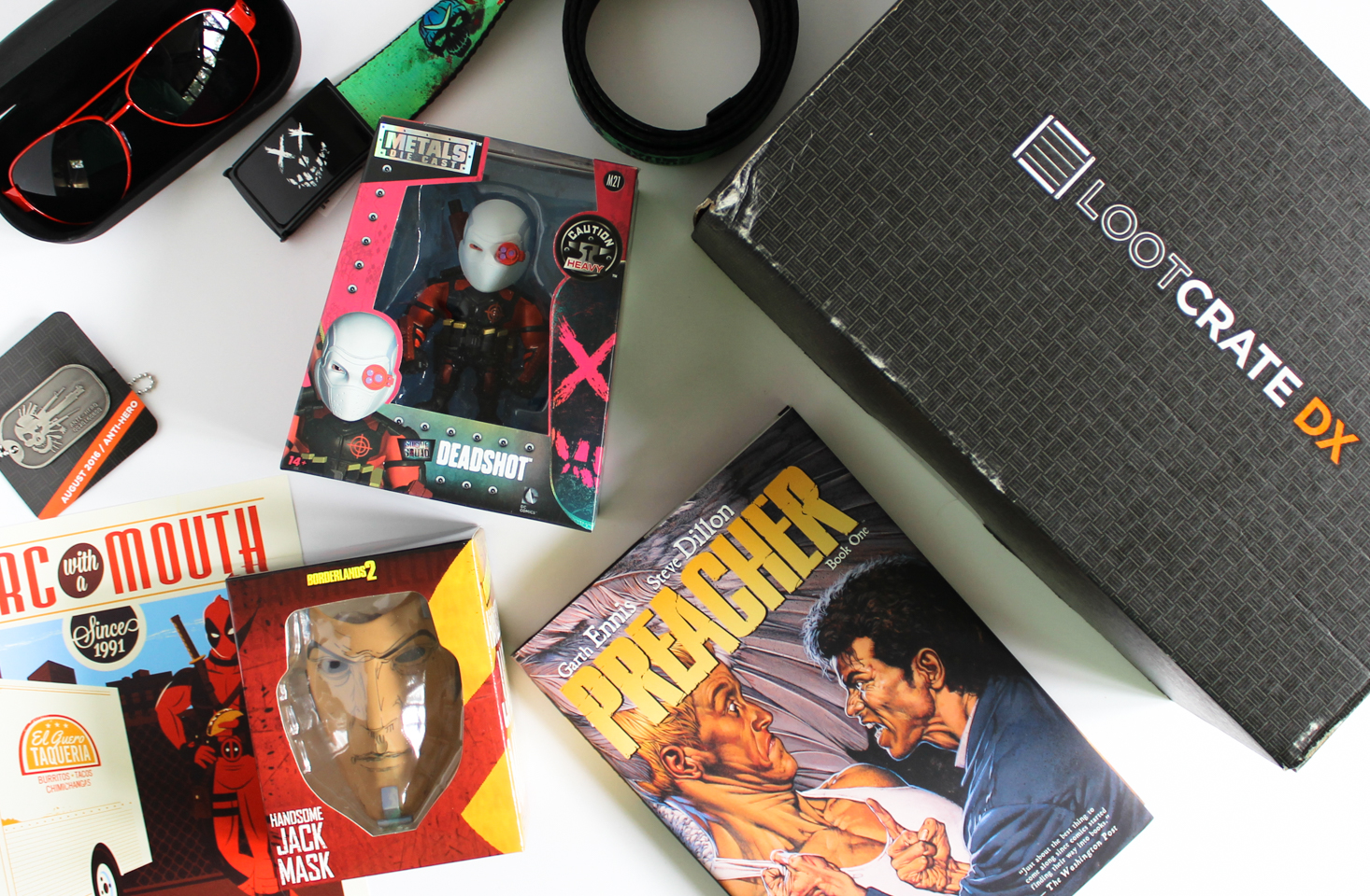 Loot Crate DX August 2016 - 4