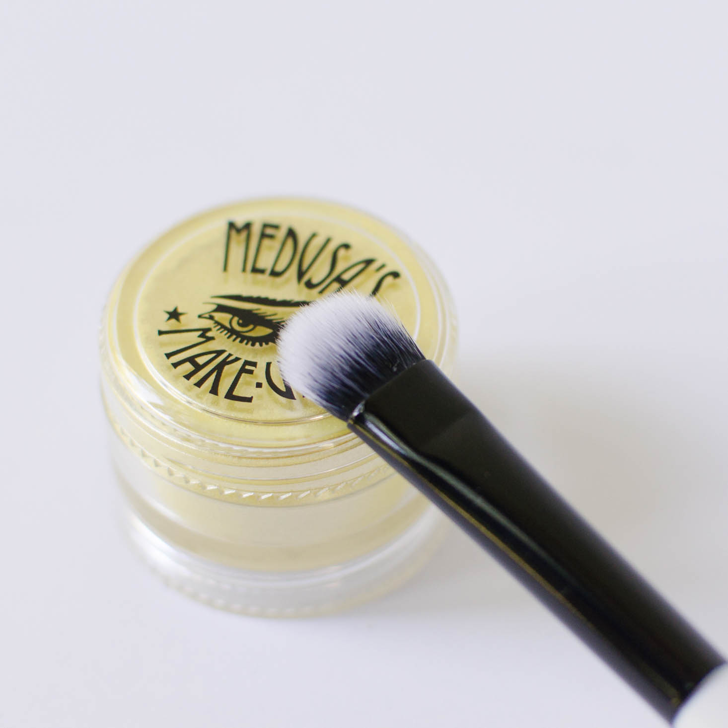 medusas-makeup-monthly-beauty-box-september-2016-007