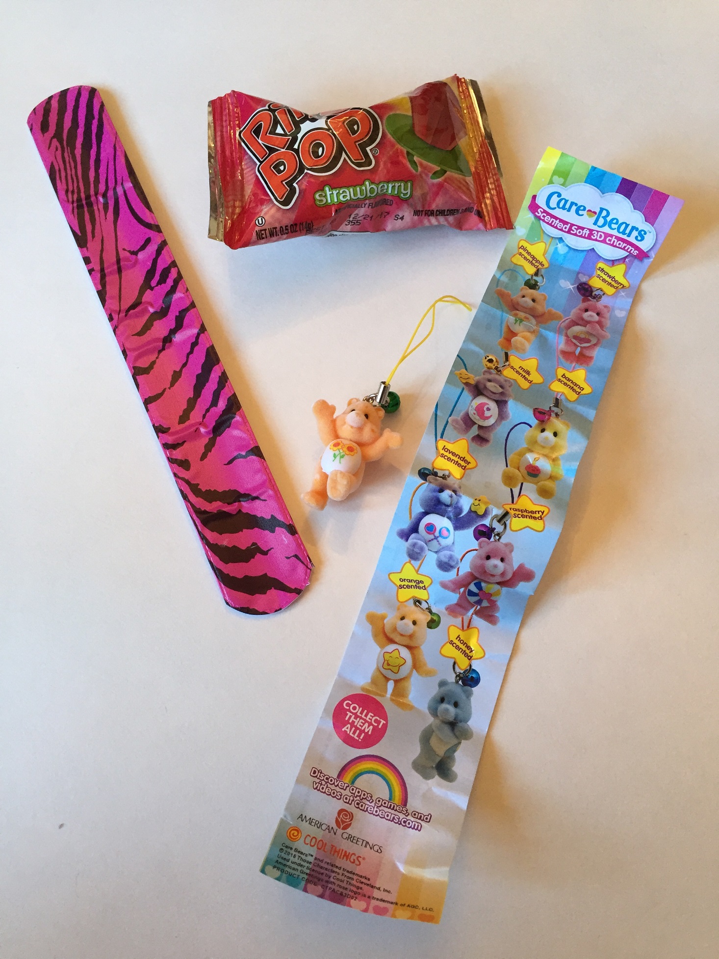 retro-pop-80s-box-september-2016-care-bear