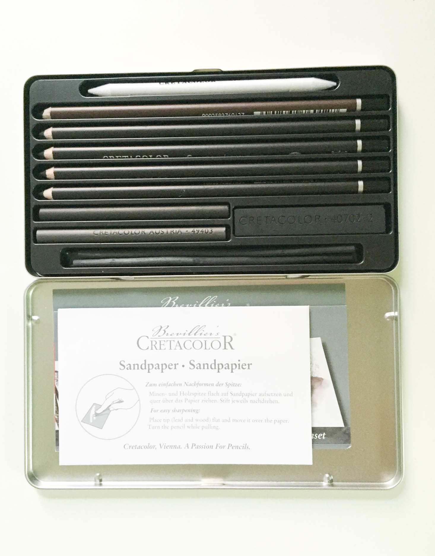 sketchbox-september-2016-inside-charcoal-set