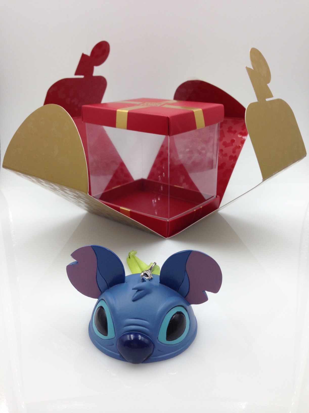 disney-park-pack-holiday-edition-stitch_final2