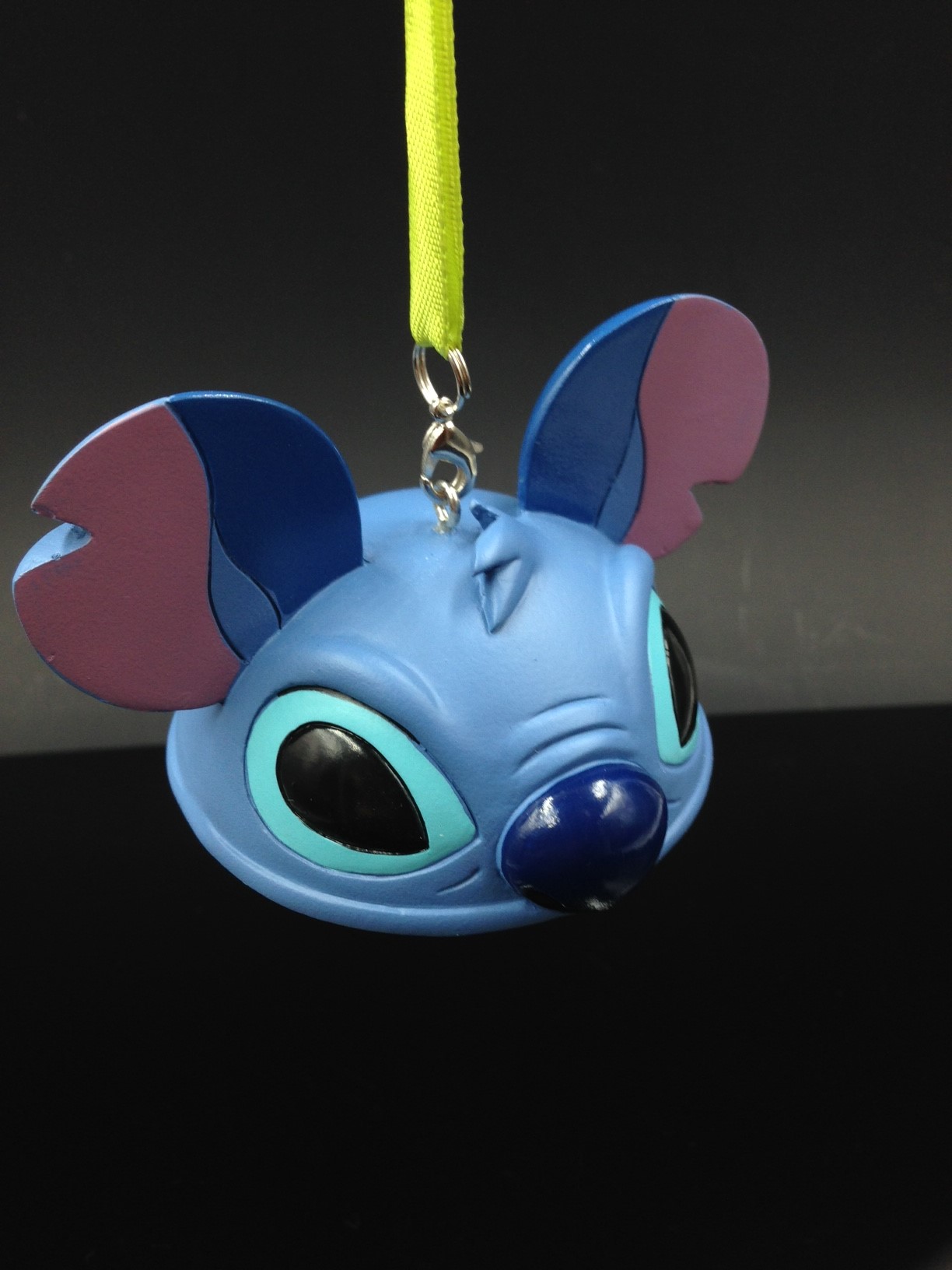 disney-park-pack-holiday-edition-stitch_hang1