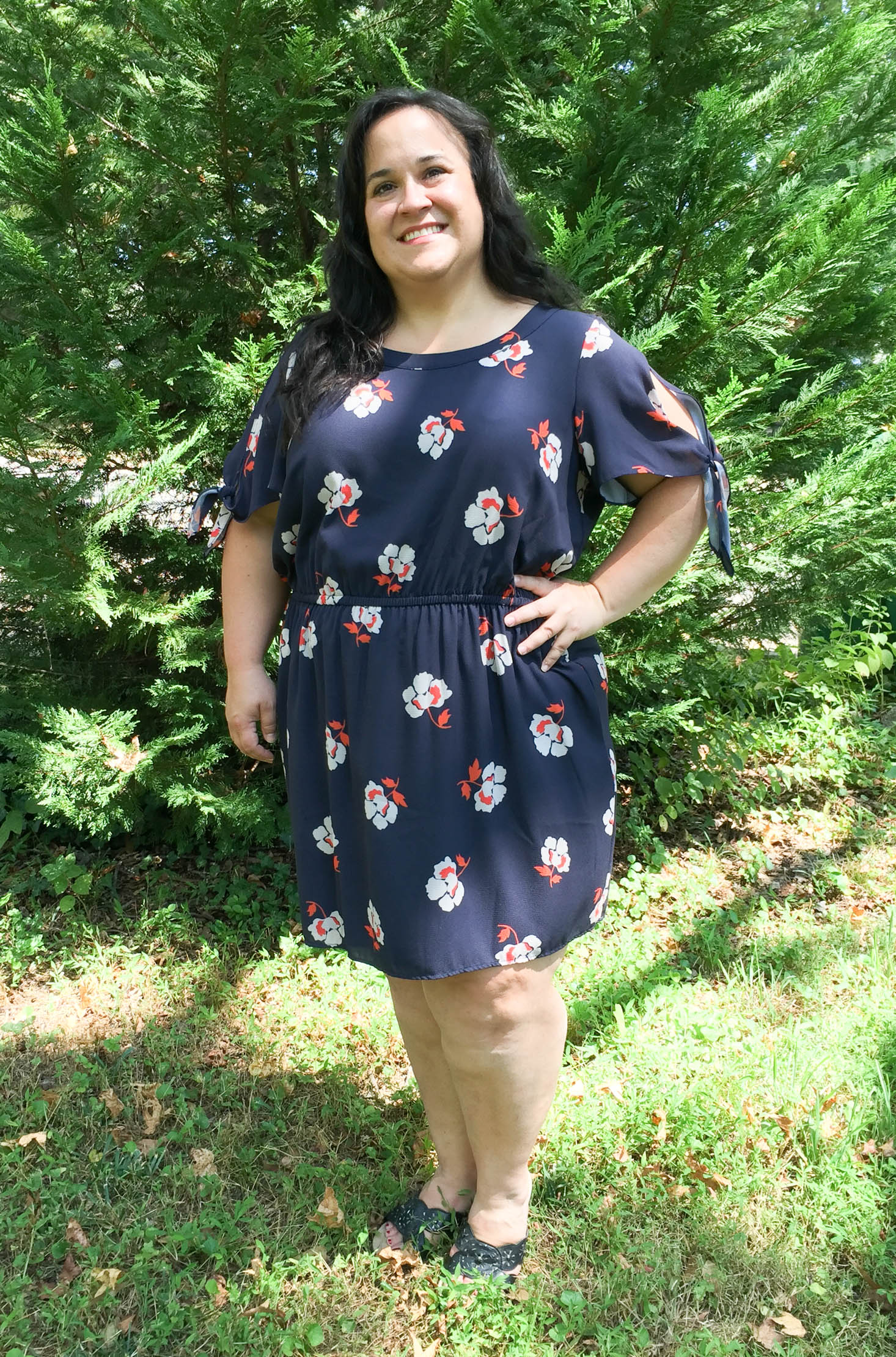 gwynnie-bee-september-2016-navy