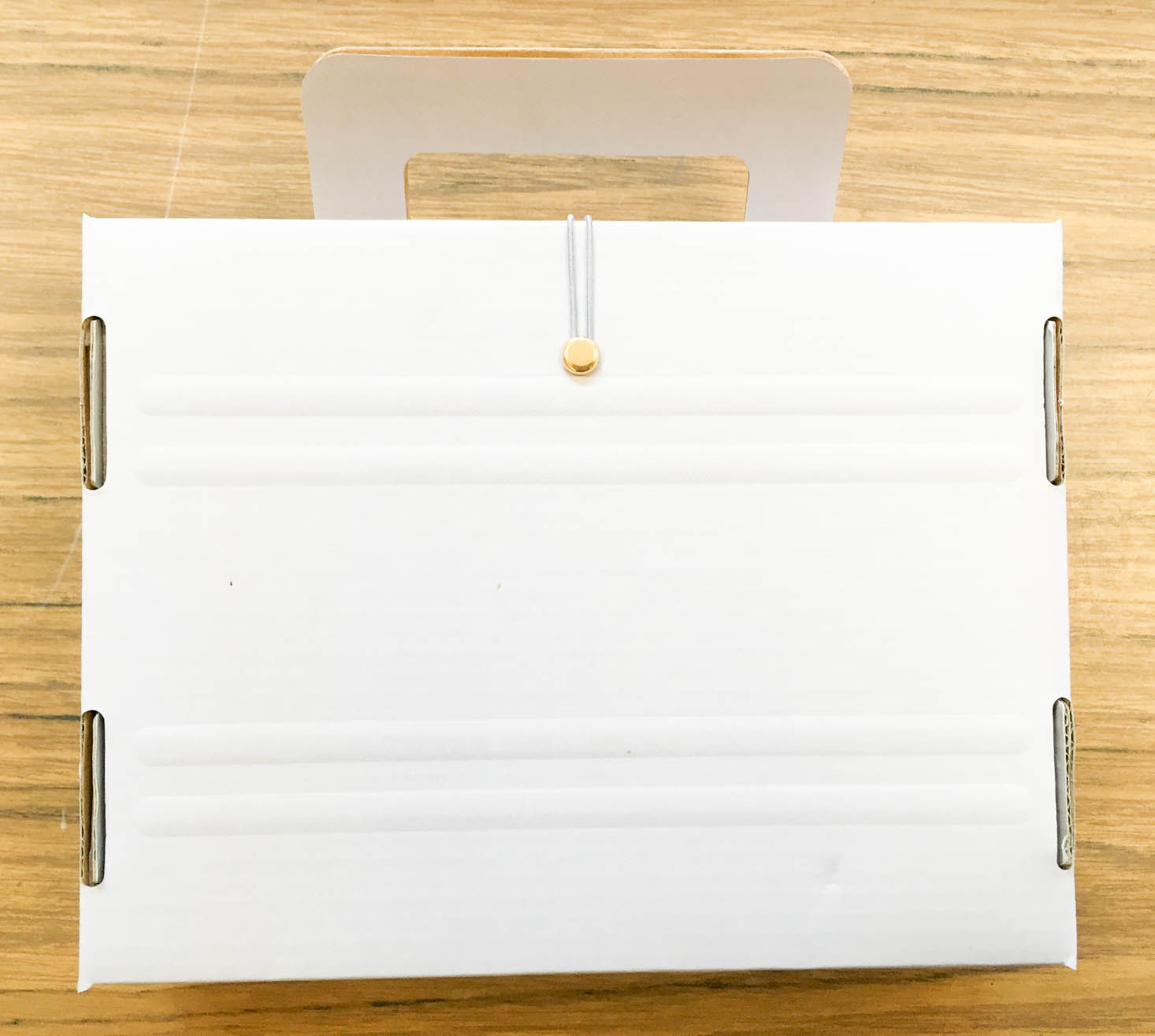 kiwi-crate-september-2016-briefcase