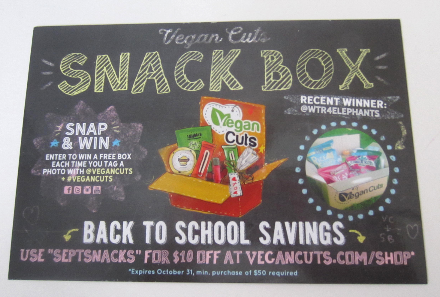 vegan-cuts-snack-september-2016-booklet