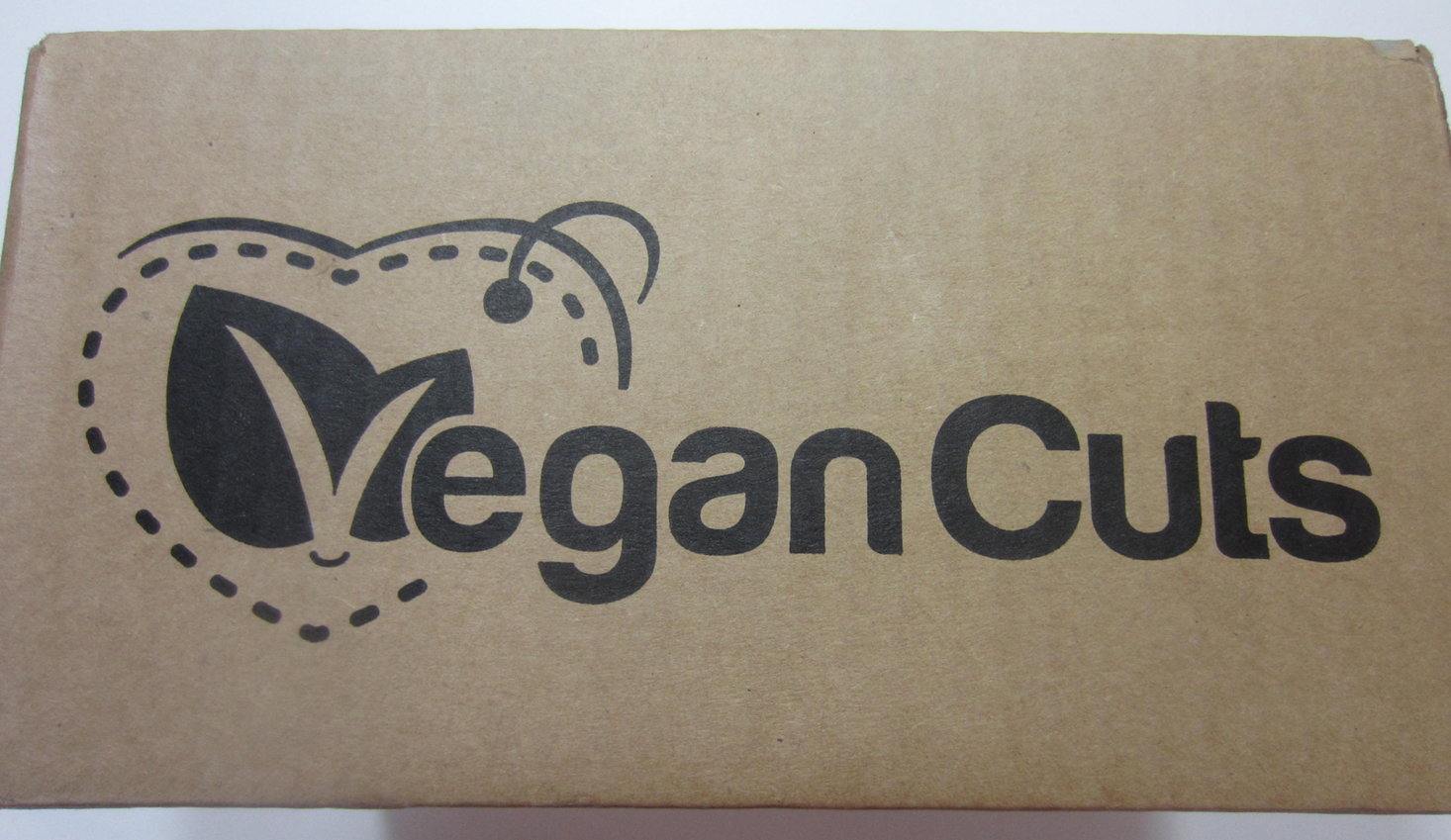 vegan-cuts-snack-september-2016-box