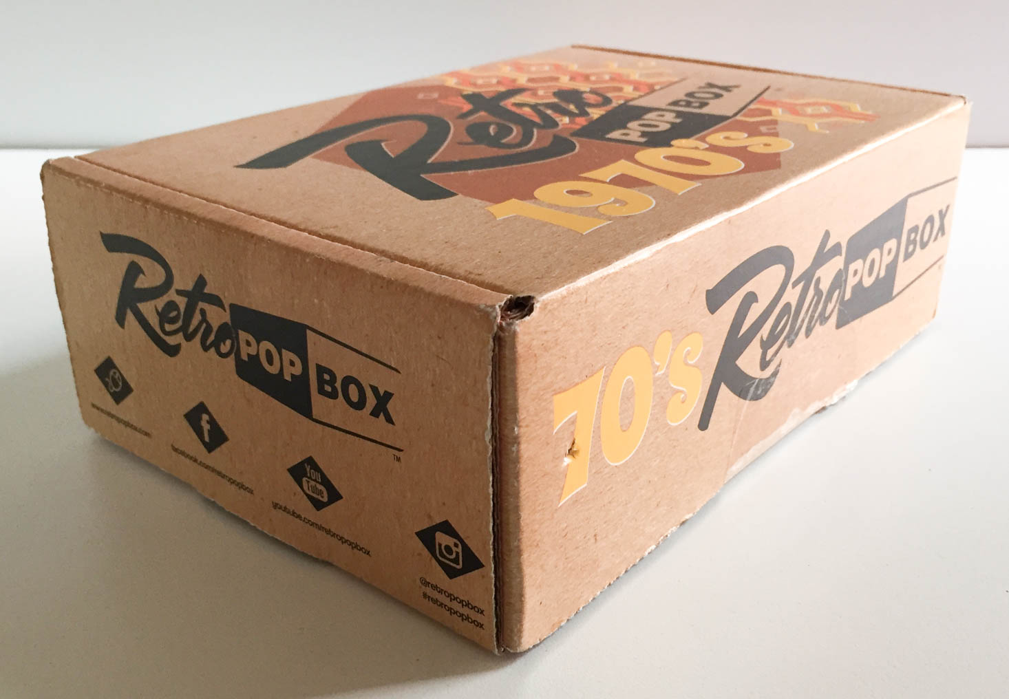 70s-retro-pop-box-october-2016-box