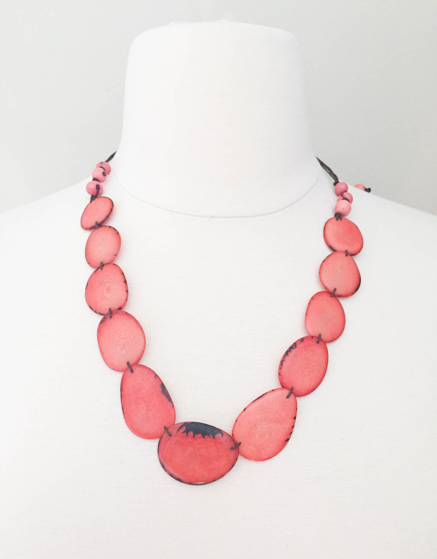 awaken-box-september-2016-necklace-2
