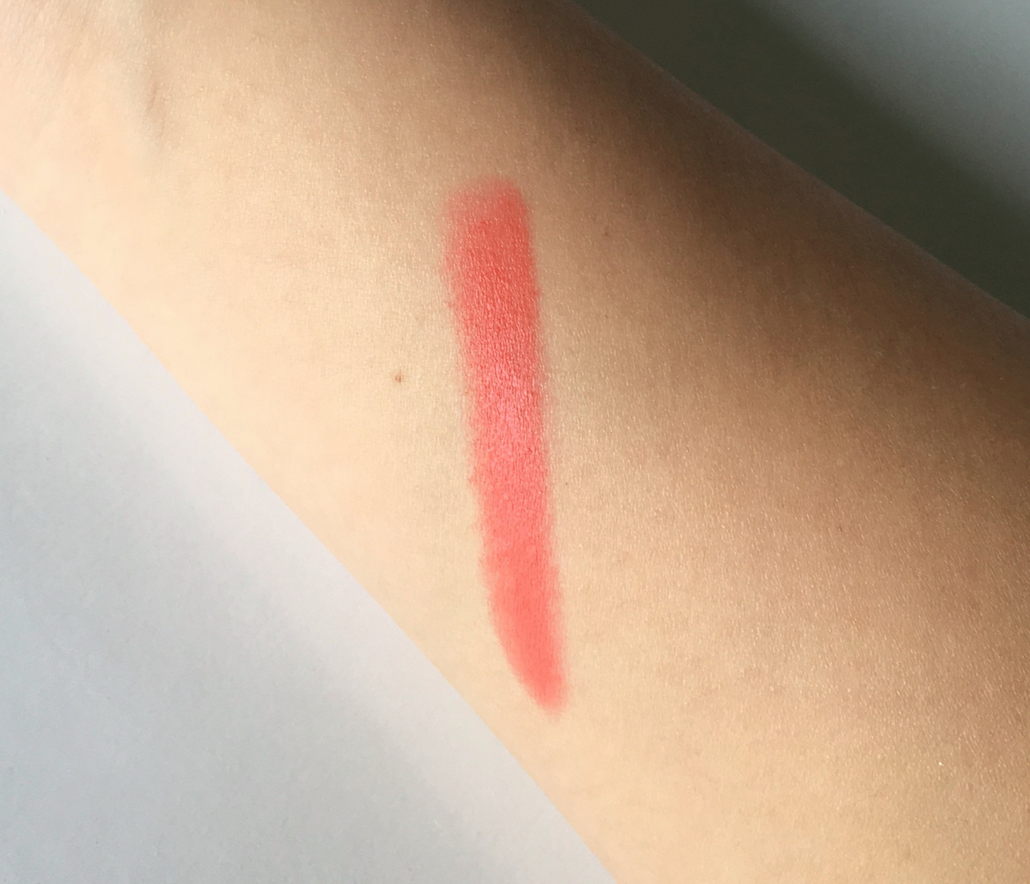 beauteque-bb-september-2016-lip-crayon-swatch