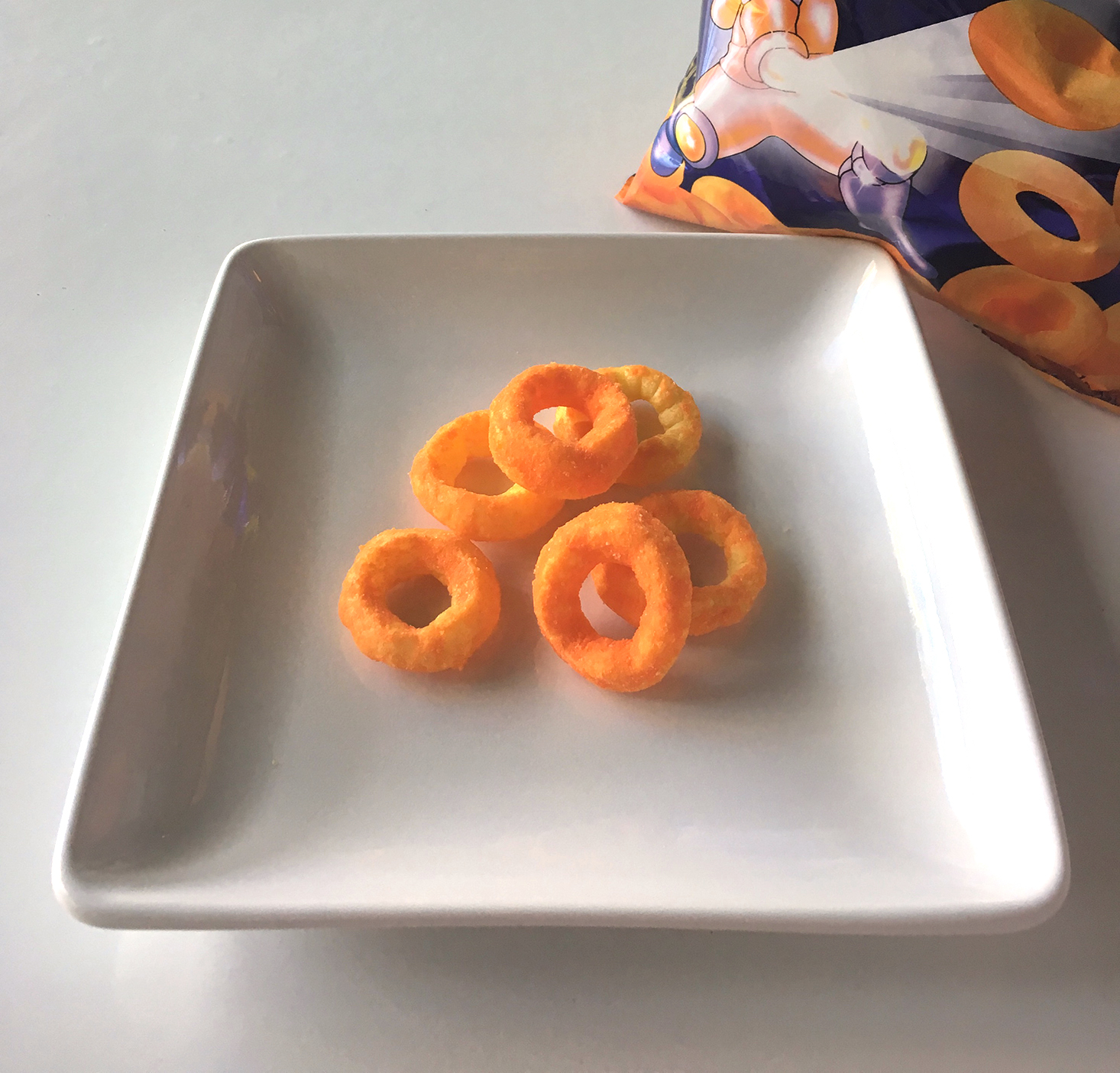 esianmall-snack-box-october-2016-cheese-ring-closeup