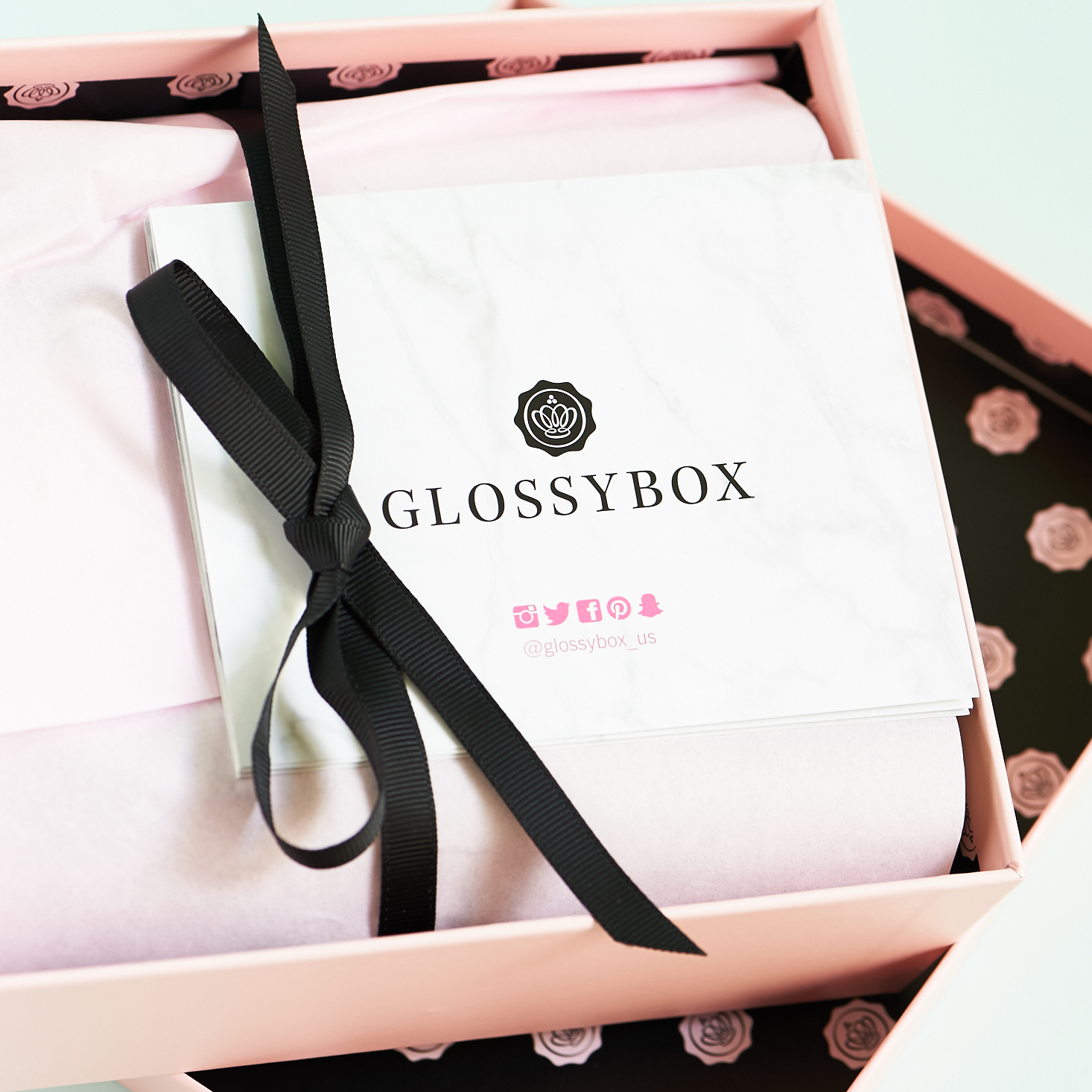 glossy-box-october-2016-0002