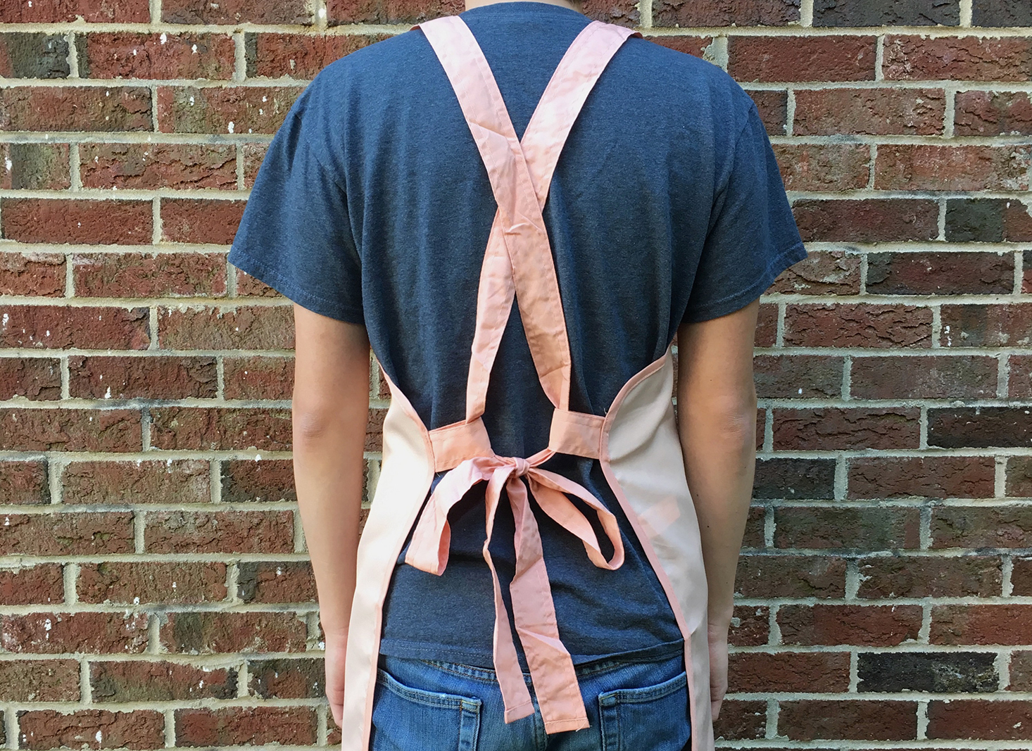 loot-anime-october-2016-apron-back